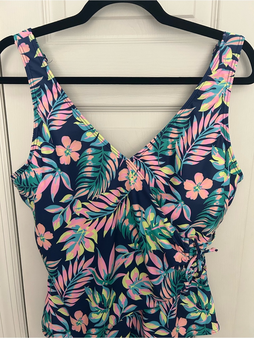 Woman’s sz XL Floral V-Neck One-Piece Swimsuit in Navy with Pink & Green